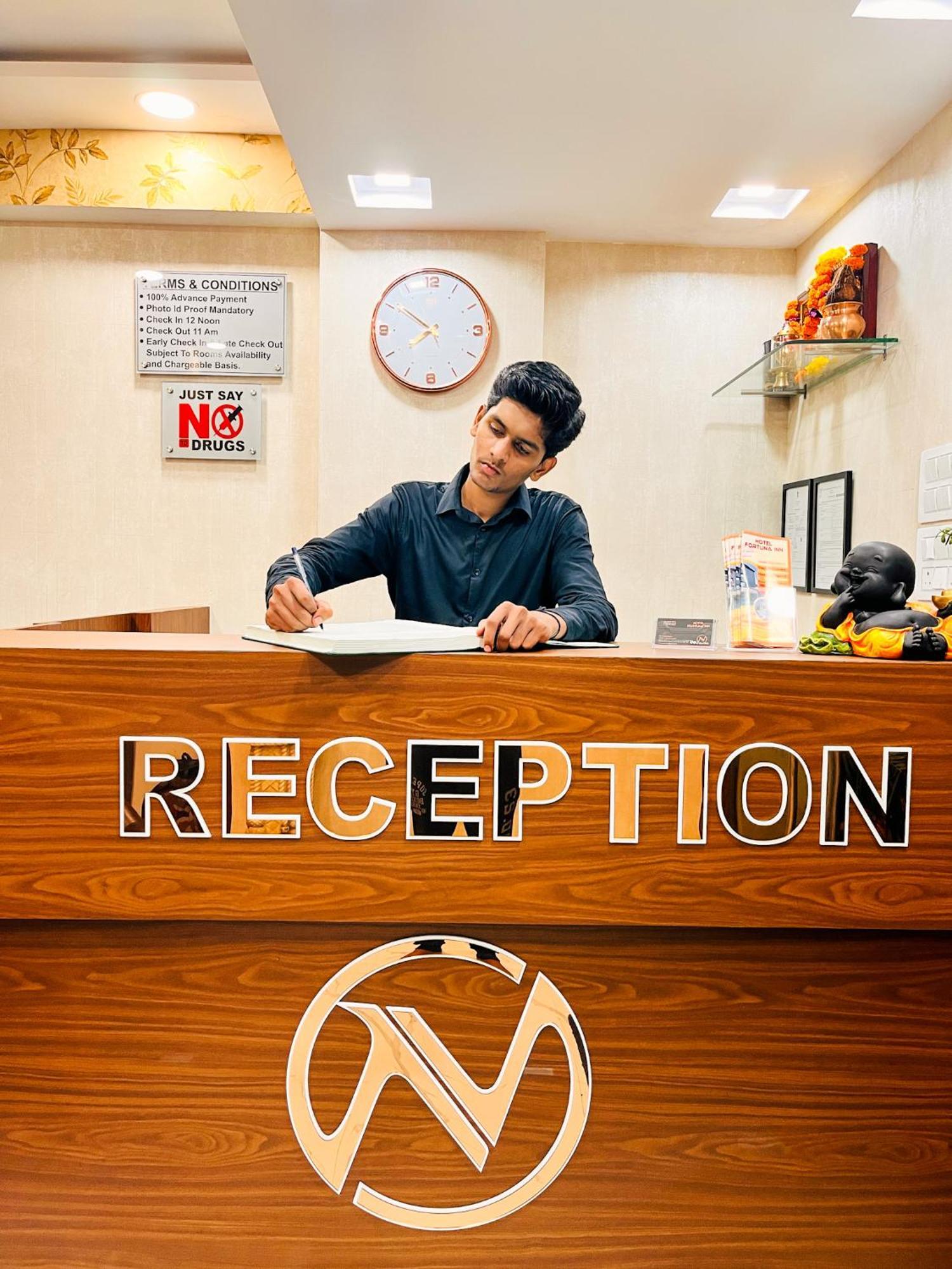 Fortuna Inn Manage By Sn Hospitality Navi Mumbai Exterior foto